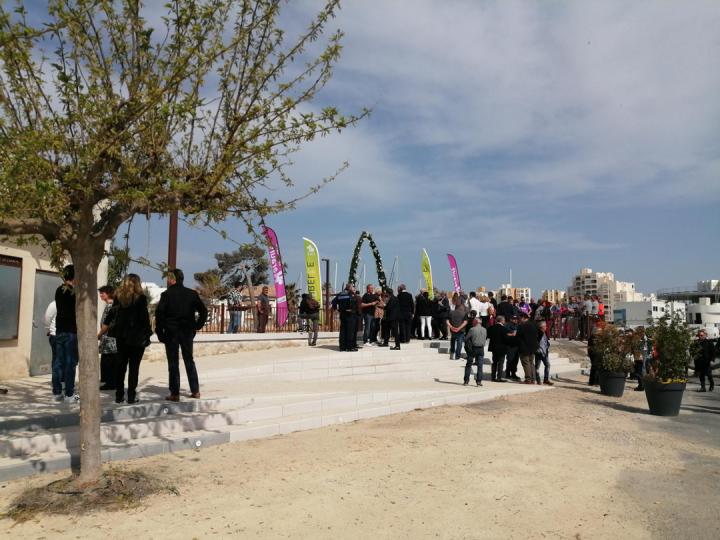 Démarrage de l'inauguration à l'entrée du jardin côté canal